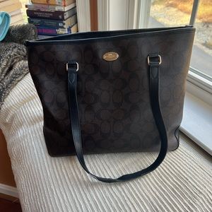Coach tote bag in great condition